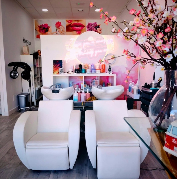 ambiente-acogedor-salón-belleza-san-javier